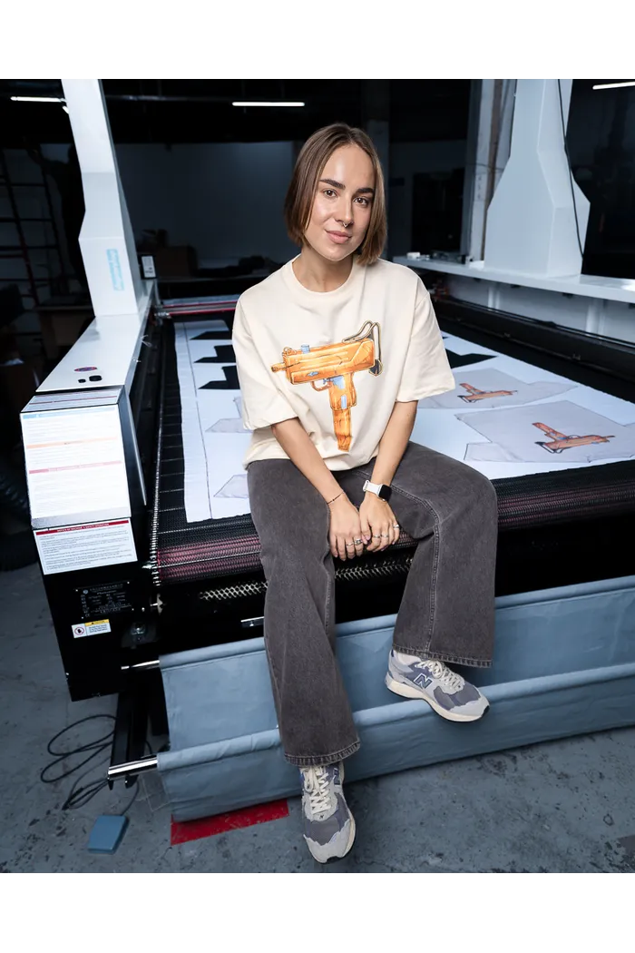 Футболка сливочного цвета MAC-10 Edition 