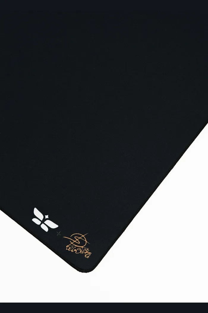 Лимитированный коврик ФОНТАНКА х DEGSTER