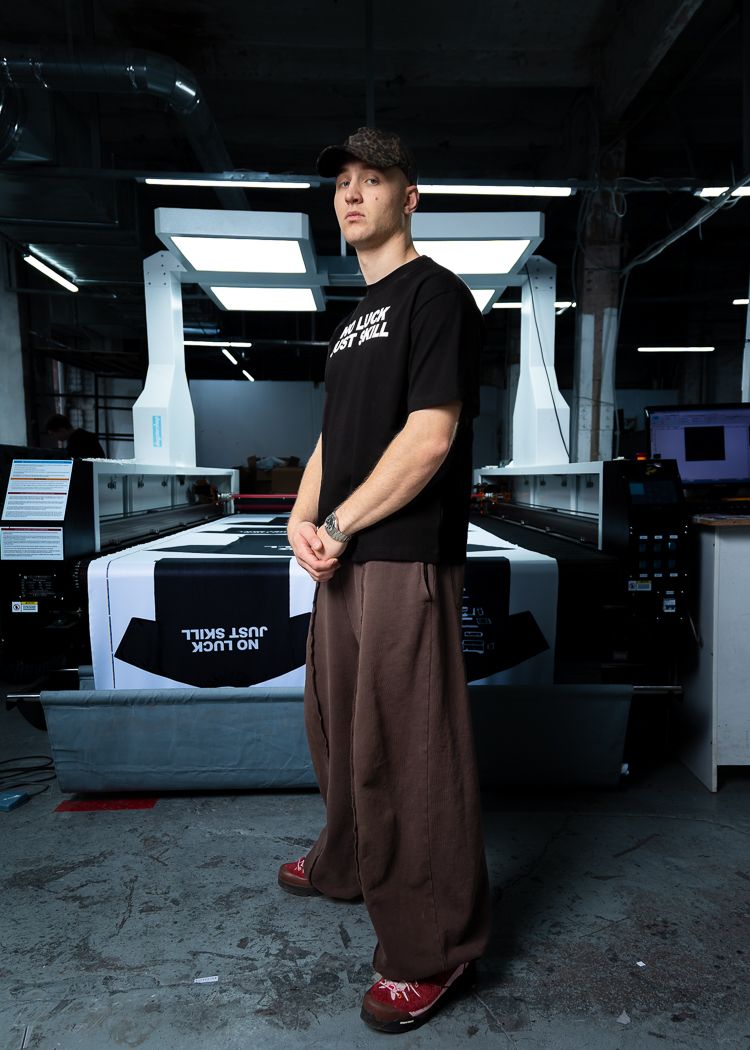 Футболка NO LUCK черная