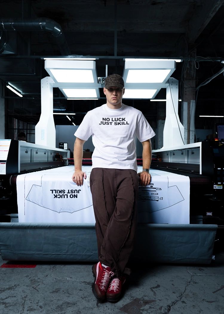 Футболка NO LUCK белая